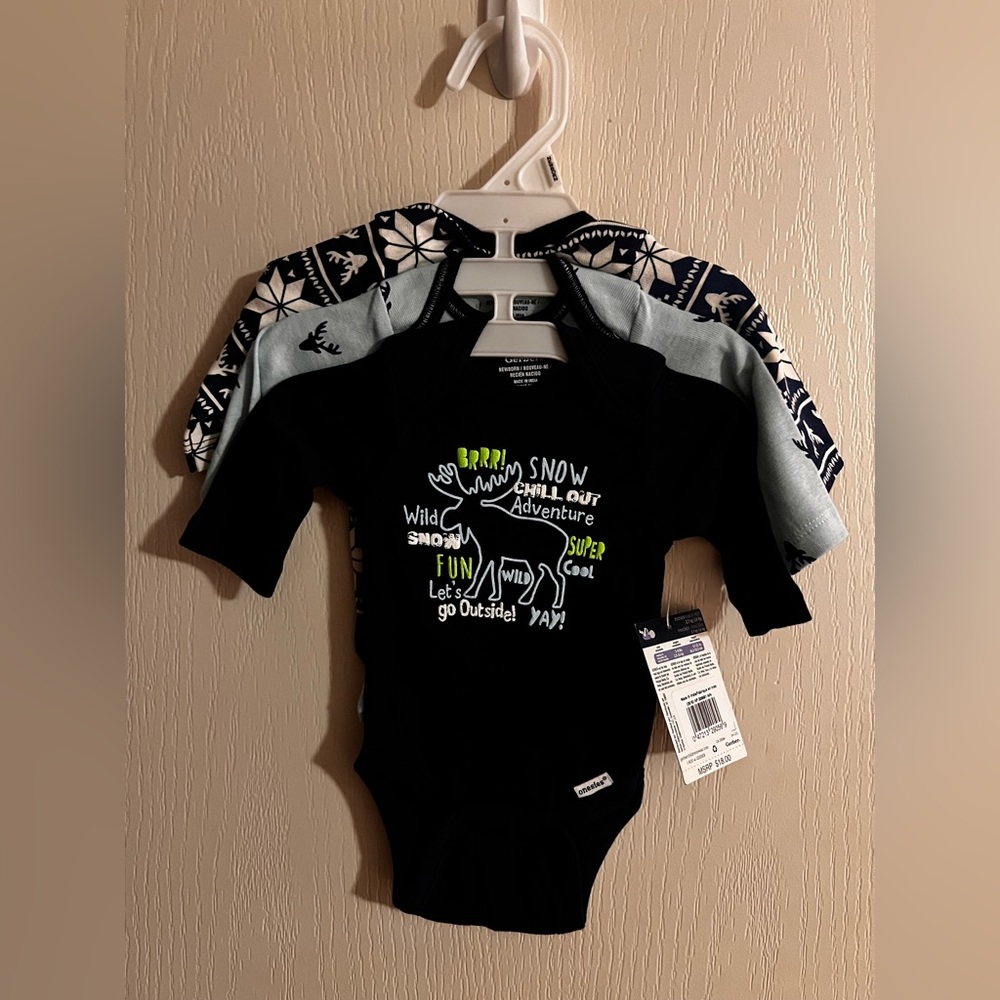 Gerber 3 piece bodysuit set NWT